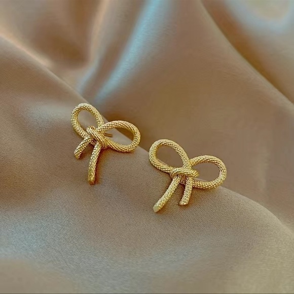Jewelry - SALE💚 any 3 for $18 💚
 Accessories- Bowknot Gold Stud Earrings